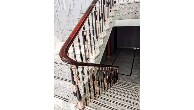 Tôi cho thuê nhà MỚI, Lê Văn Lương, Khuất Duy Tiến, 220m2x 3T -42 tr